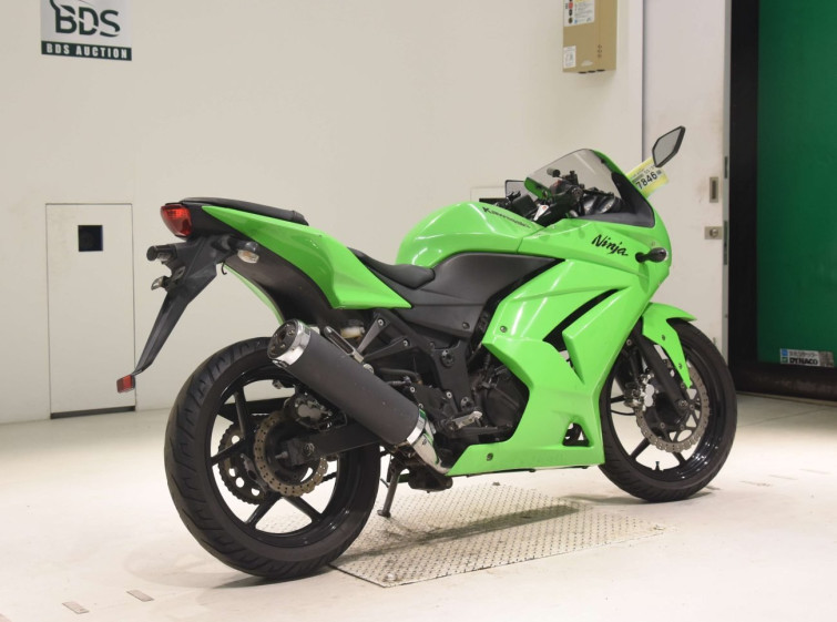 Мотоцикл Kawasaki NINJA250R з пробігом 30968 km