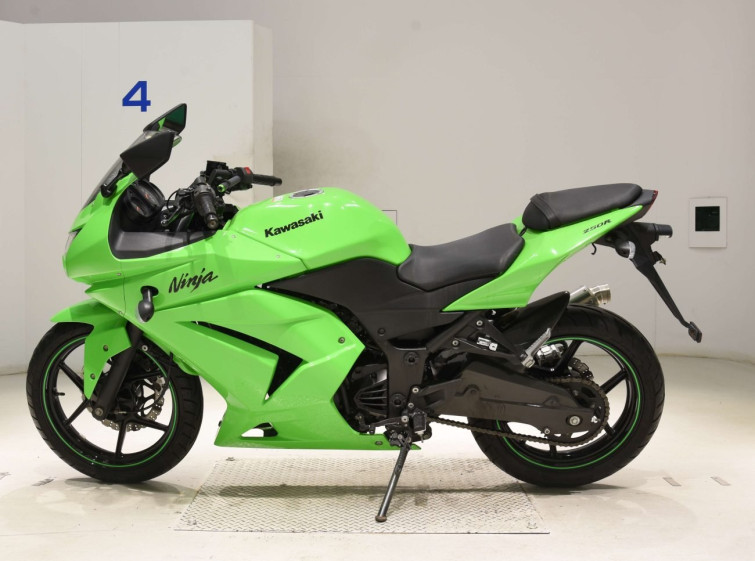 Мотоцикл Kawasaki NINJA250R с пробегом 11564 km