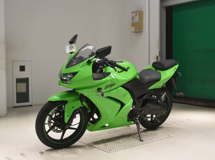 Мотоцикл Kawasaki NINJA250R с пробегом 11564 km