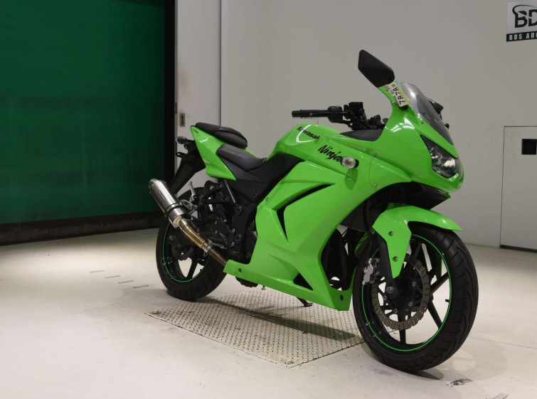 Мотоцикл Kawasaki NINJA250R с пробегом 11564 km
