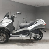 Мотоцикл Piaggio MP3 250RL з пробігом 16346 km