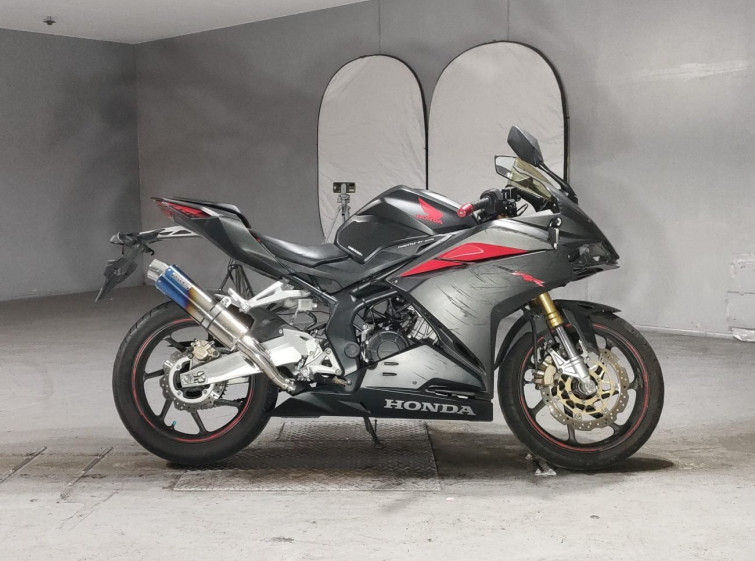 Мотоцикл Honda CBR250RR с пробегом 27235 km
