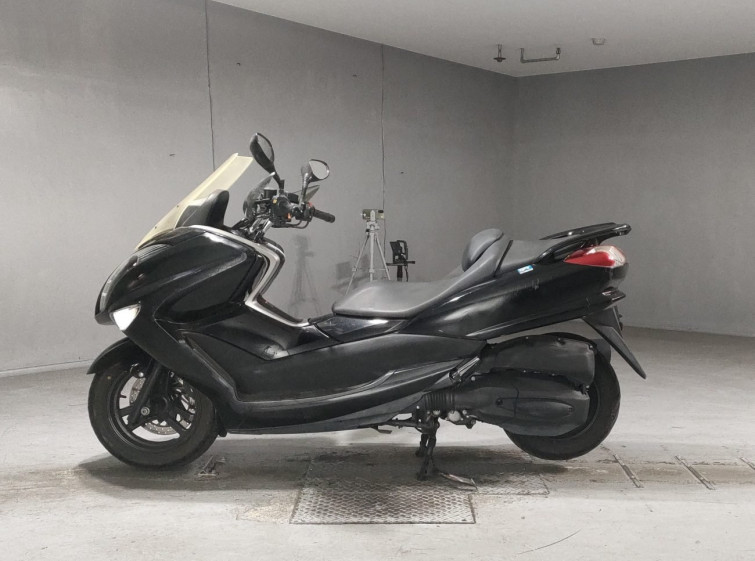 Мотоцикл Yamaha MAJESTY 250 с пробегом 75321 km