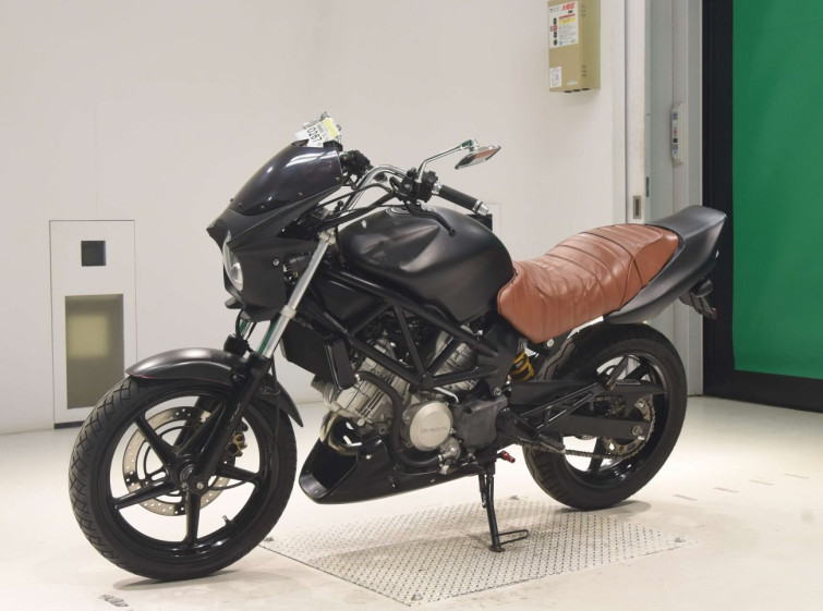 Мотоцикл Honda VTR250 з пробігом 24973 km