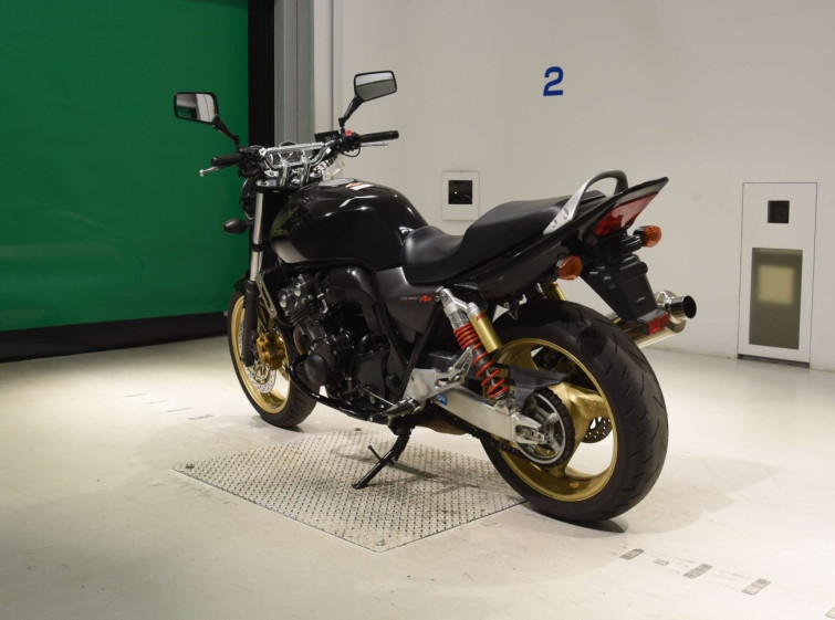 Мотоцикл Honda CB400SF