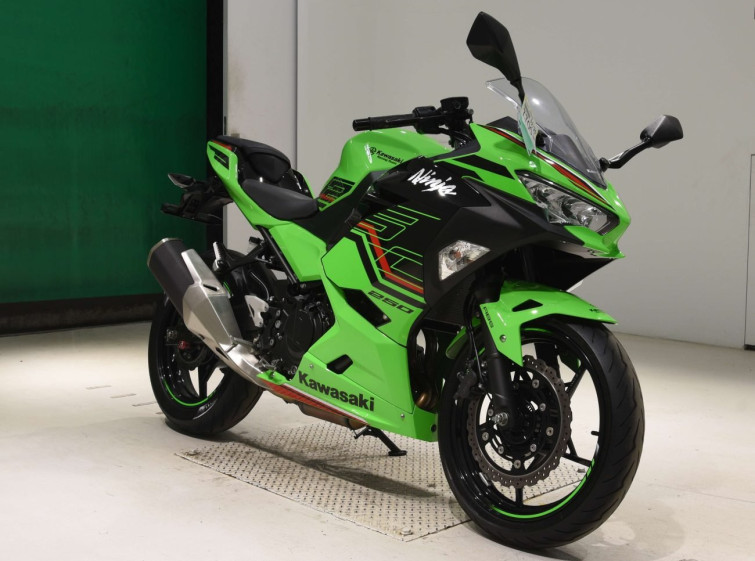 Мотоцикл Kawasaki NINJA250 с пробегом 8165 km