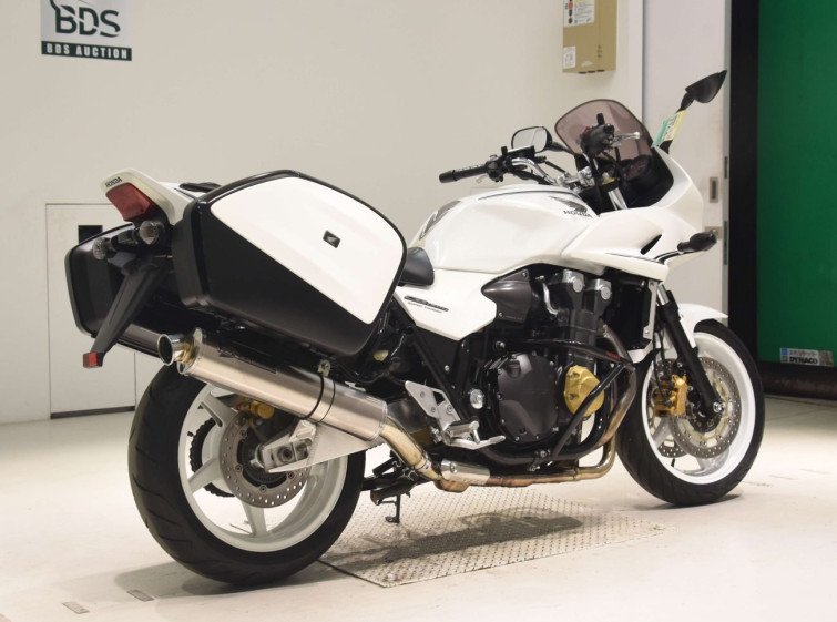 Мотоцикл Honda CB1300SF ST с пробегом 15992 km