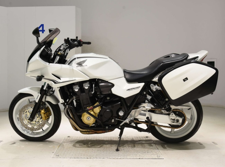 Мотоцикл Honda CB1300SF ST с пробегом 15992 km