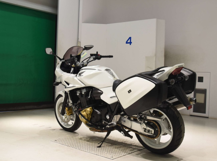 Мотоцикл Honda CB1300SF ST с пробегом 15992 km