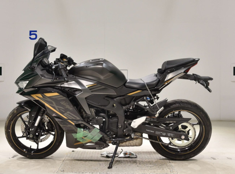 Мотоцикл Kawasaki NINJA ZX-25R с пробегом 8861 km