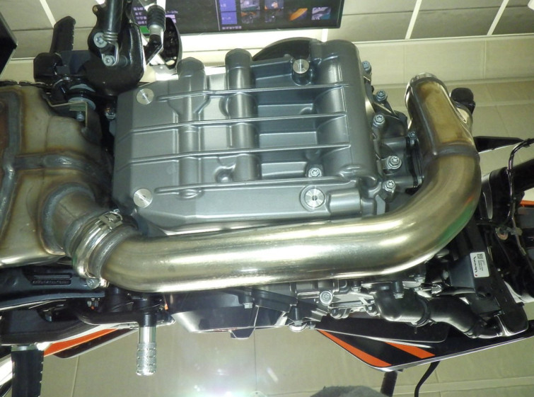 Мотоцикл KTM 890 DUKE GP