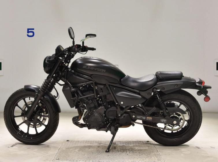 Мотоцикл Kawasaki ELIMINATOR 400 з пробігом 9722 km