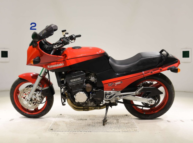 Мотоцикл Kawasaki GPZ900R с пробегом 32885 km