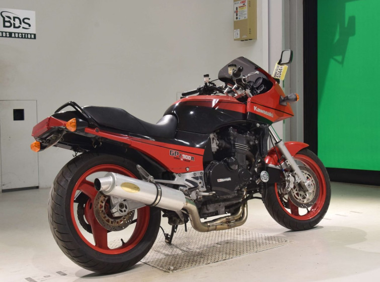 Мотоцикл Kawasaki GPZ900R с пробегом 32885 km
