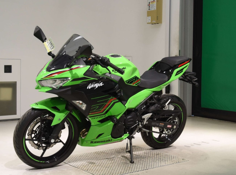 Мотоцикл Kawasaki NINJA400 с пробегом 515 km