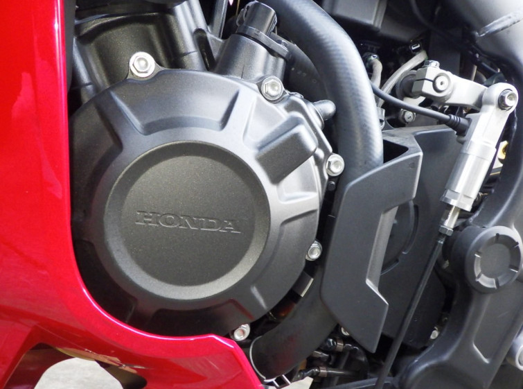 Мотоцикл Honda CBR650R с пробегом 5742 km