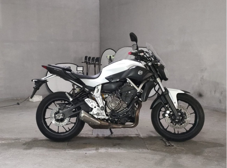 Мотоцикл Yamaha MT-07 с пробегом 17210 km
