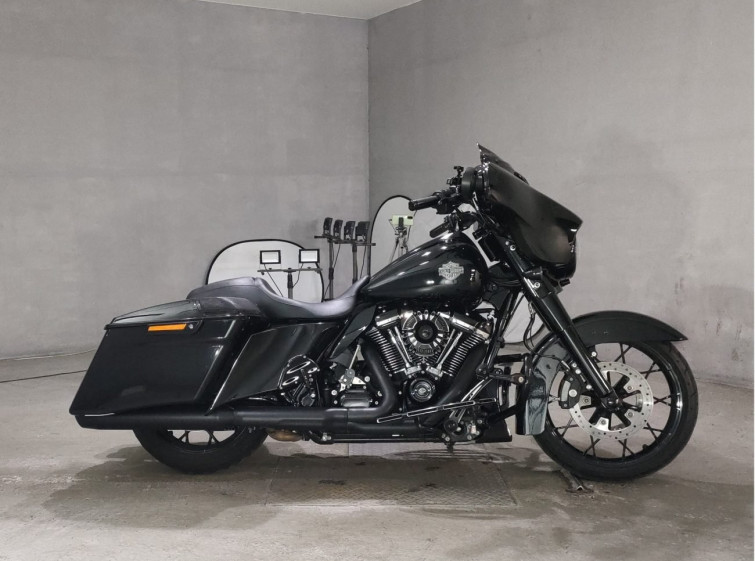 Мотоцикл HD STREET GLIDE FLHXS1870 с пробегом 17973 km