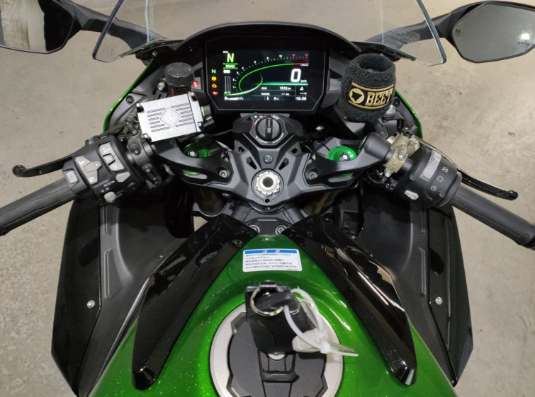 Мотоцикл Kawasaki NINJA H2 SX з пробігом 1512 km