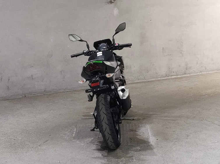 Мотоцикл Kawasaki Z400 с пробегом 3426 km