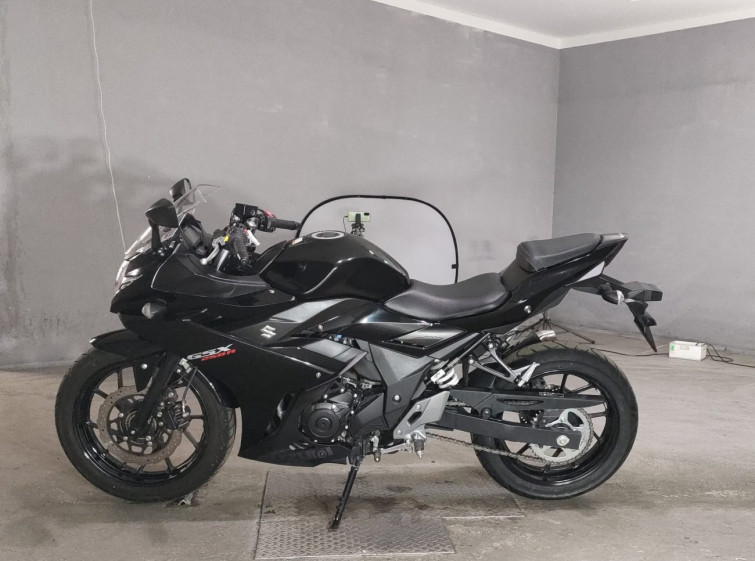 Мотоцикл Suzuki GSX250R с пробегом 8863 km