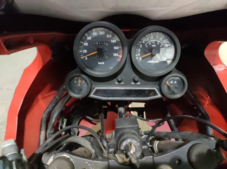 Мотоцикл Kawasaki GPZ750R с пробегом 29712 km