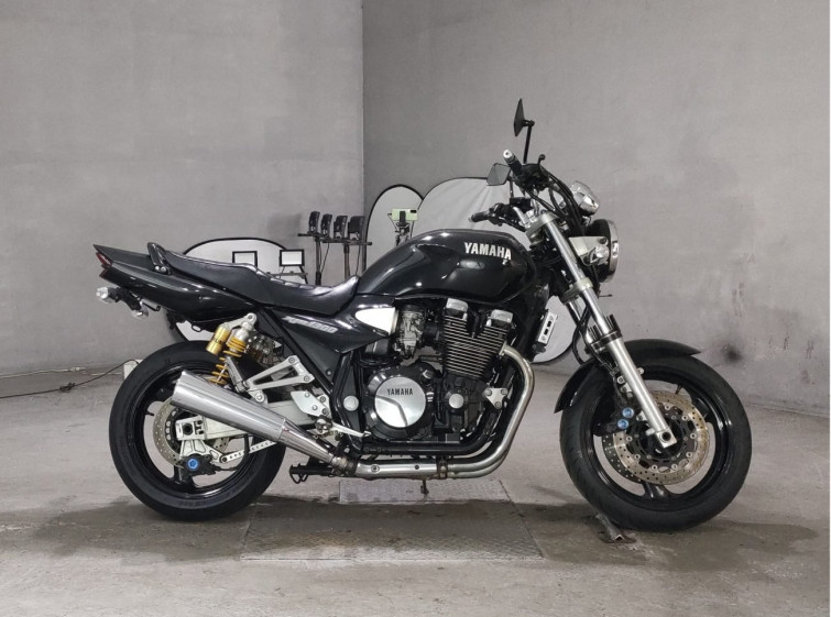 Мотоцикл Yamaha XJR1300 з пробігом 32849 km