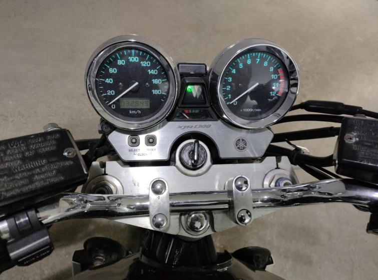 Мотоцикл Yamaha XJR1300 з пробігом 32849 km