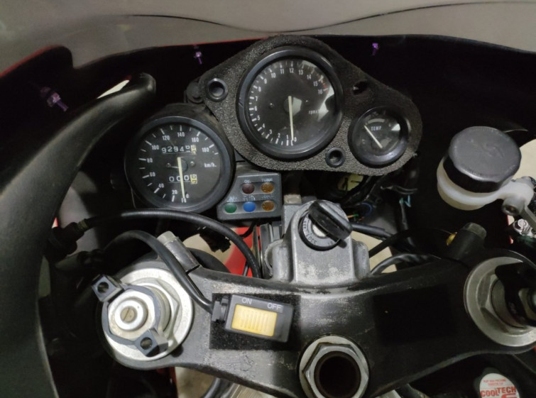 Мотоцикл Honda RVF400 с пробегом 92947 km