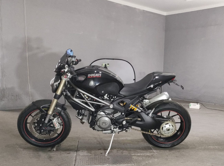 Мотоцикл Ducati MONSTER 1100EVO с пробегом 8926 km