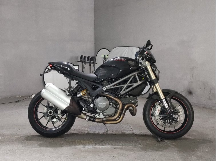 Мотоцикл Ducati MONSTER 1100EVO с пробегом 8926 km
