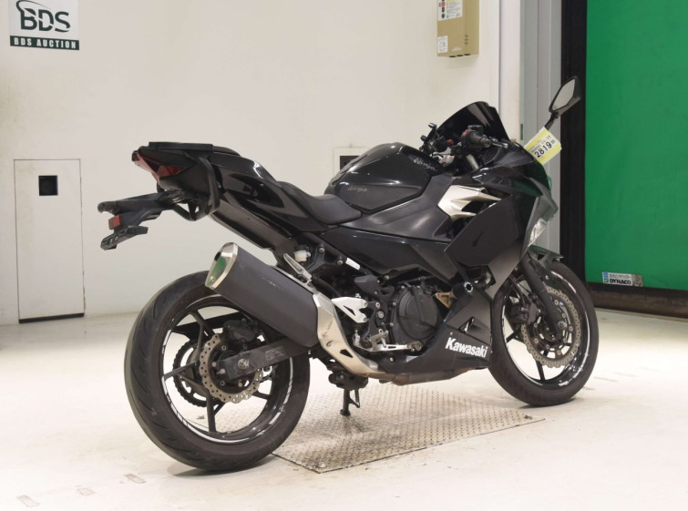 Мотоцикл Kawasaki NINJA400 с пробегом 33091 km