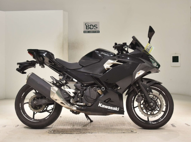 Мотоцикл Kawasaki NINJA400 с пробегом 33091 km