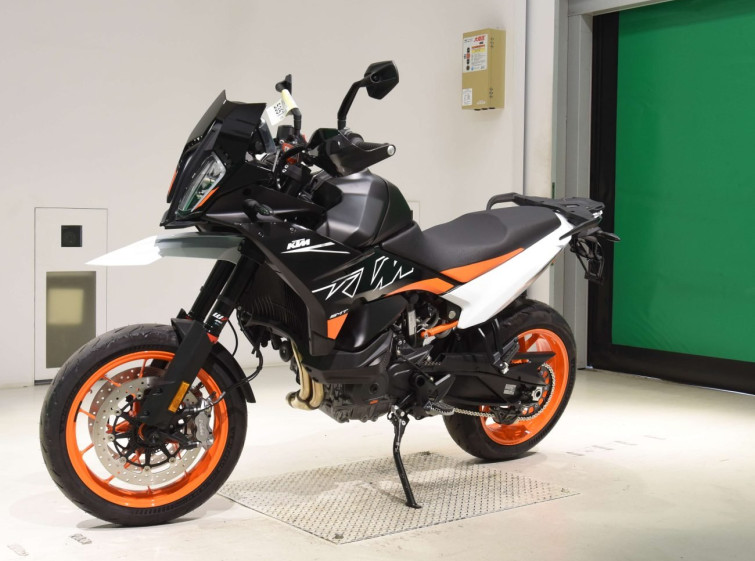Мотоцикл KTM 890smt с пробегом 1 km