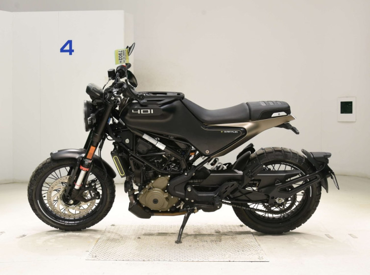 Мотоцикл Husqvarna SVARTPILEN 401 з пробігом 9336 km