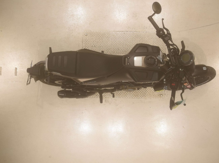 Мотоцикл Husqvarna SVARTPILEN 401 з пробігом 9336 km