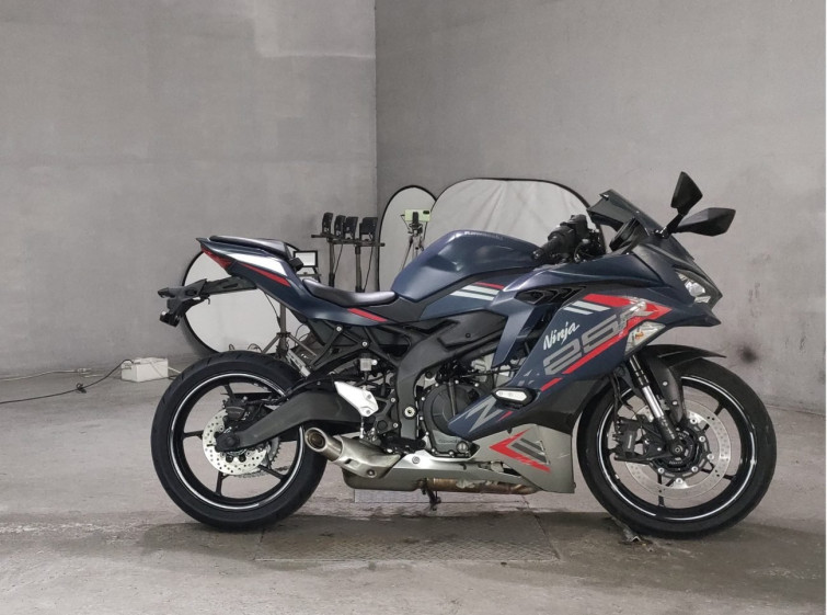 Мотоцикл Kawasaki NINJA ZX-25R с пробегом 14502 km
