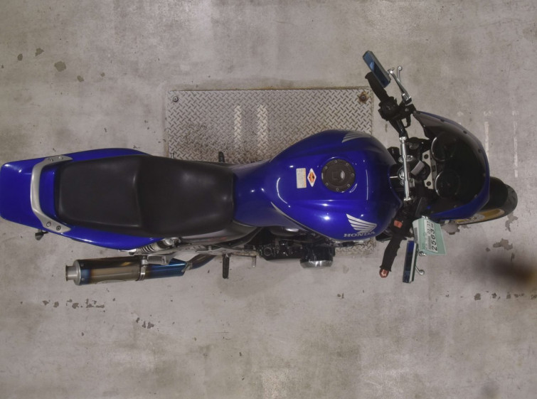 Мотоцикл Honda CB400SFV з пробігом 72832 km