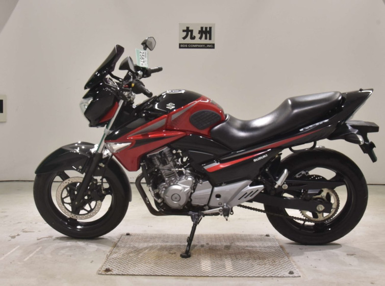 Мотоцикл Suzuki GSR250 з пробігом 19736 km