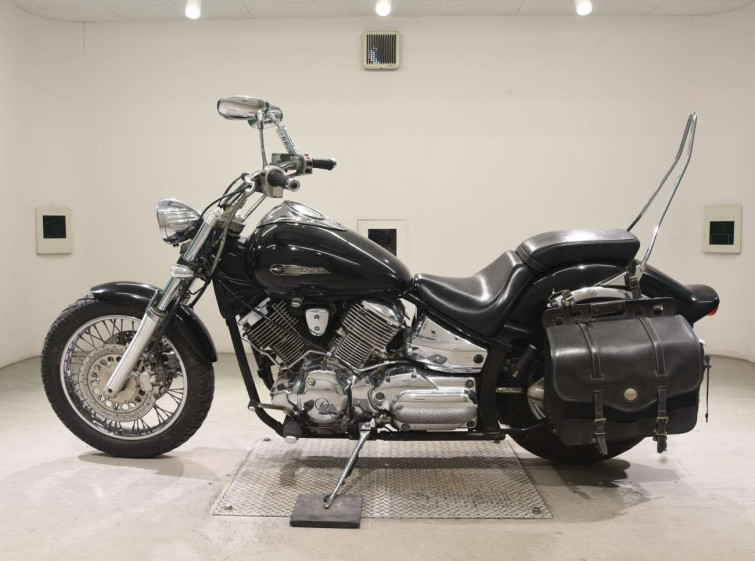Мотоцикл Yamaha DRAGSTAR XVS1100 с пробегом 34577 km