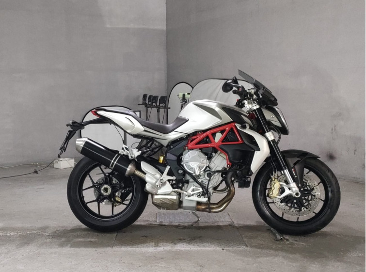 Мотоцикл MV Agusta BRUTALE800 с пробегом 5735 km