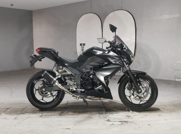 Мотоцикл Kawasaki Z250 с пробегом 7800 km