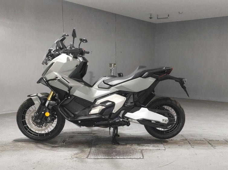 Мотоцикл Honda X-ADV750 с пробегом 3084 km
