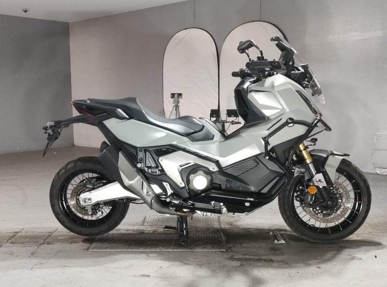 Мотоцикл Honda X-ADV750 с пробегом 3084 km