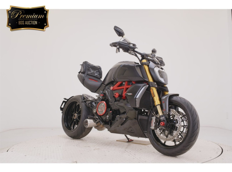 Мотоцикл Ducati DIAVEL 1260S з пробігом 7368 km