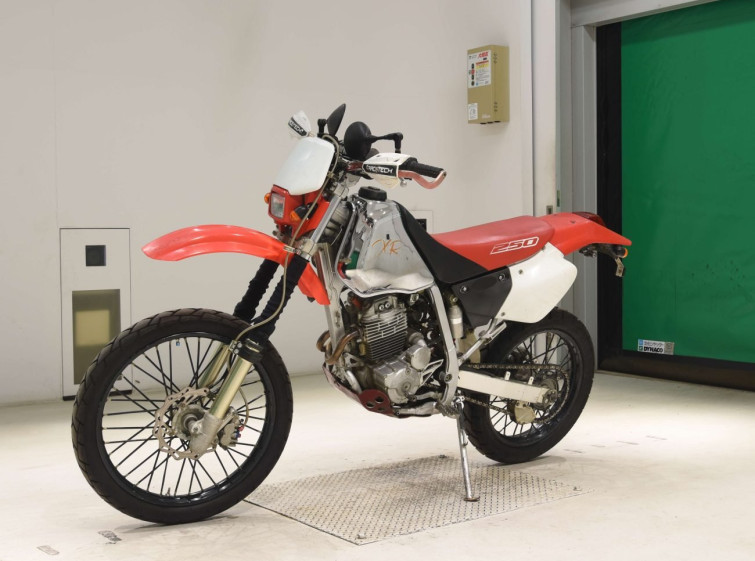 Мотоцикл Honda XR250 з пробігом 17924 km