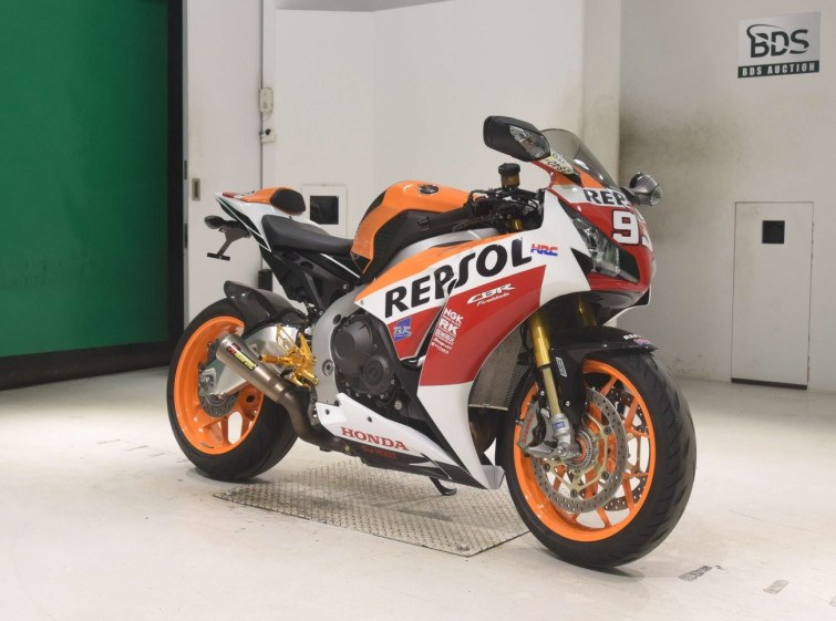 Мотоцикл Honda CBR1000RR з пробігом 9011 km