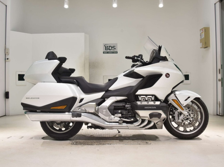 Мотоцикл Honda GL1800 TOUR D з пробігом 8216 km