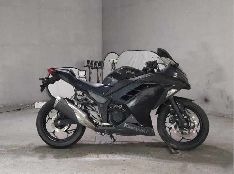 Мотоцикл Kawasaki NINJA250 з пробігом 10036 km