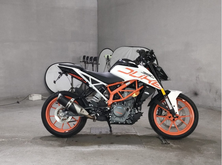 Мотоцикл KTM 390 DUKE с пробегом 9595 km